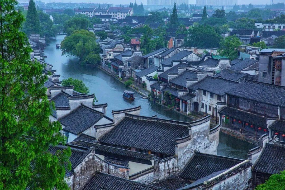 盘点蓝色连衣裙搭配银色包包,清新可爱,这样的穿搭你爱吗?红迪网平台